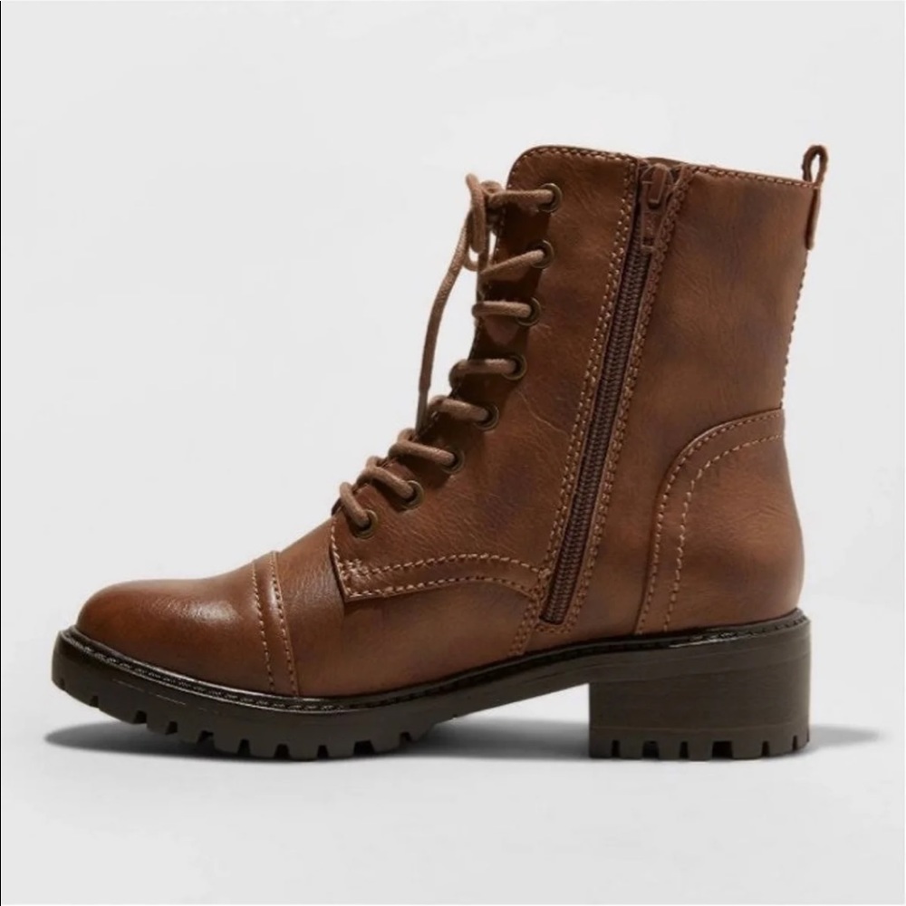 Brown combat boot sz 7
